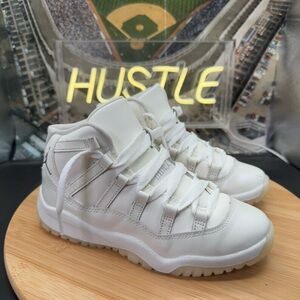 Nike Air Jordan 11 Retro Pearl (PS) Size 2Y